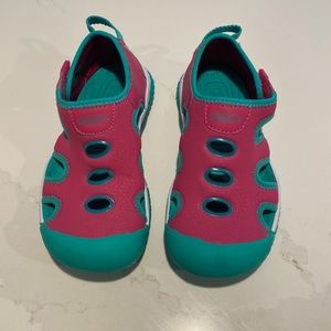 Never worn girls waterproof keen sandals